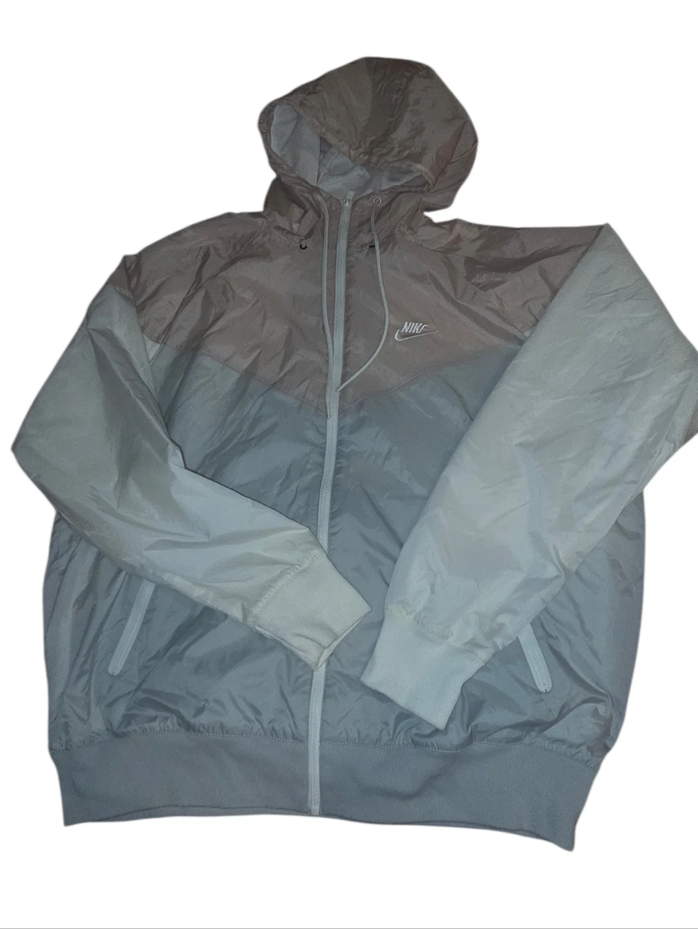 Nike Windrunner with Hood - Picture 3 of 7